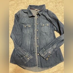 Women’s Classic Denim Button-Front Shirt - Blue